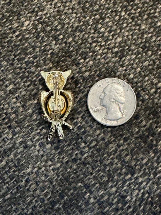 Vintage Gold-Tone Owl Brooch Blue Rhinestone Glass Retro Costume Jewelry Pin - Picture 5 of 5